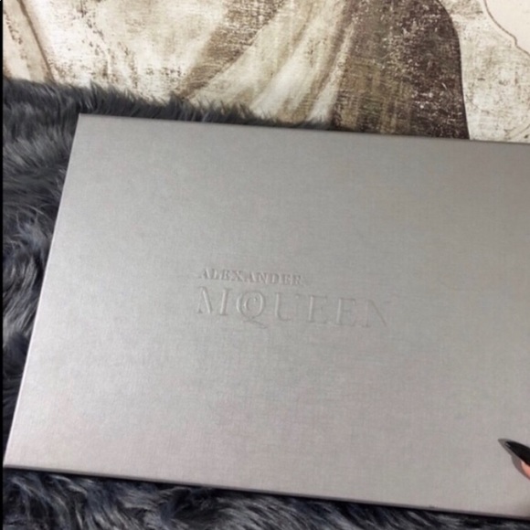 💕💬 ALEXANDER MCQUEEN Python Clutch♡ - Picture 10 of 10